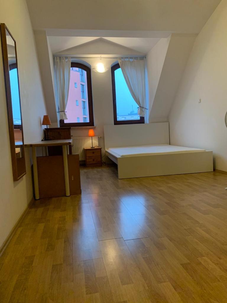 Spacious 2-Rooms Penthouse In Warsaw City Center Extérieur photo